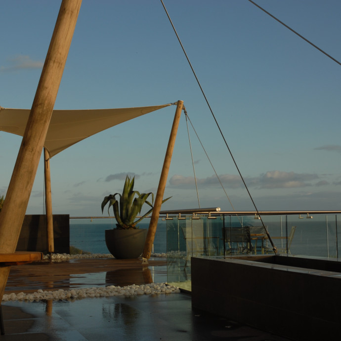 Click to enlarge the beach hut 010
